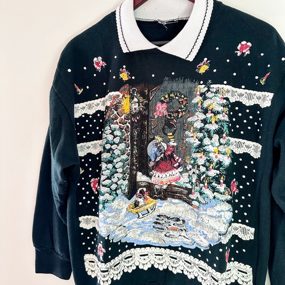 Vintage Christmasy / Winter Crewneck - Picture 2 of 5